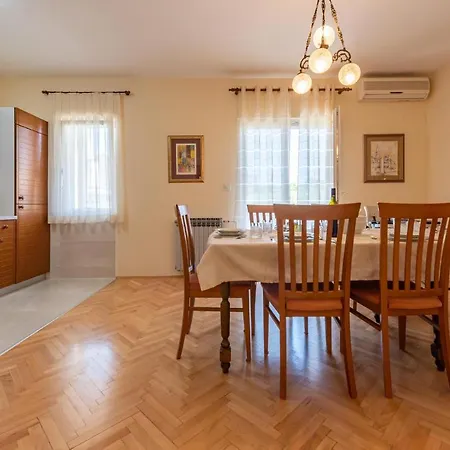 Cozy In With Wifi Apartment