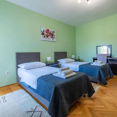 Cozy In With Wifi Apartment