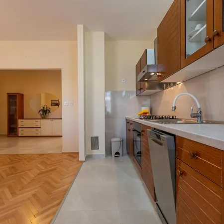 Apartment Cozy In With Wifi Zadar