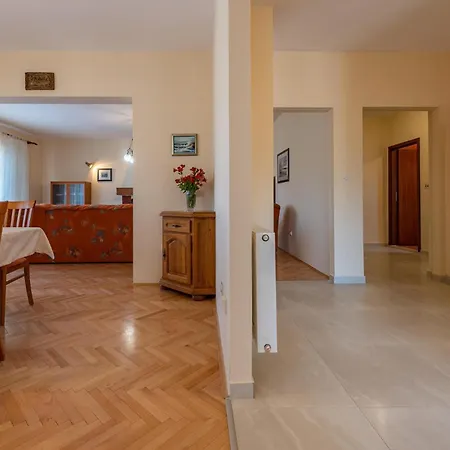 Apartment Cozy In With Wifi Zadar