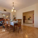 3 Bedroom Awesome In 扎达尔