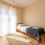 3 Bedroom Awesome In 扎达尔