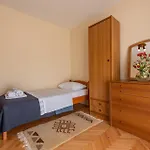 公寓 3 Bedroom Awesome In *