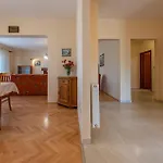 公寓 3 Bedroom Awesome In 扎达尔