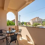 公寓 3 Bedroom Awesome In *