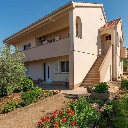 3 Bedroom Awesome In Zara