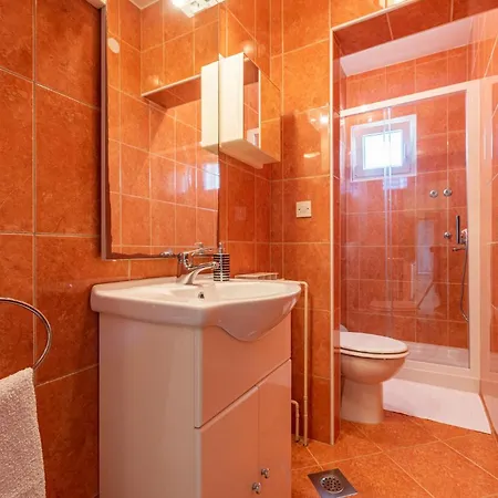 3 Bedroom Awesome In *